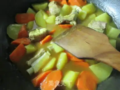 Make Curry steak carrot potatoes step 11