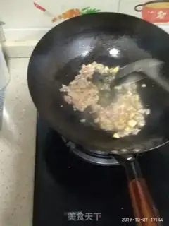 Make Honey lemon tea step 1