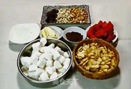 Make Coco strawberry snow souffle step 0
