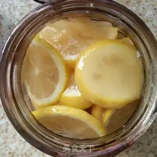 Make Lemon honey water step 4