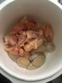 Make Chicken abalone stew, cucumber step 2