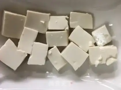 Make Gold-cracked pepper and tofu step 1