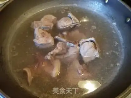 Make Pork conch chord soup step 1