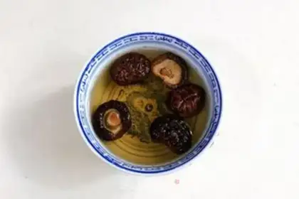 Make Yellow chicken step 1
