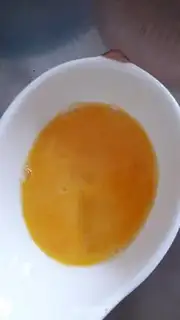 Make Gold pins and eggs soup step 1