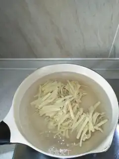 Make Onion sprouts step 2