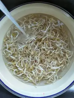 Make Onion sprouts step 3