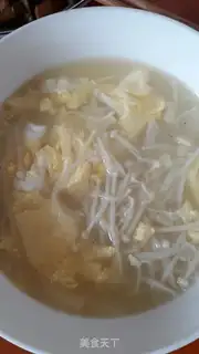 Make Gold pins and eggs soup step 5