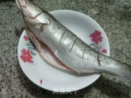 Make Steamed sea bass step 1