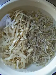 Make Onion sprouts step 5