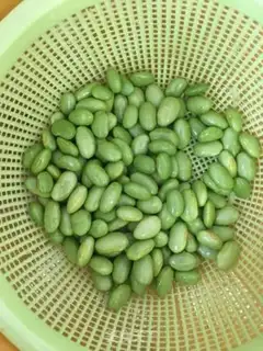 Make Chicken wings and beans step 1