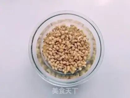 Make Soybeans hoove soup step 1