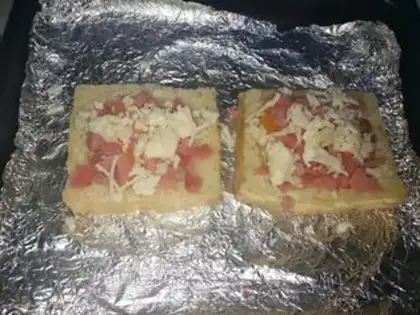 Make Cheese egg ham toast step 4
