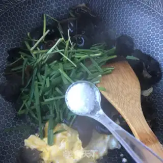 Make Cream-mucked eggs step 11