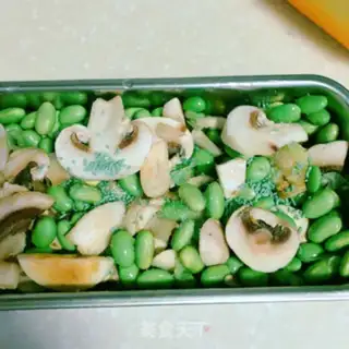 Make Soybeans, mushrooms, tofu step 3