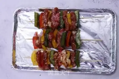 Make Colored black beef string step 1