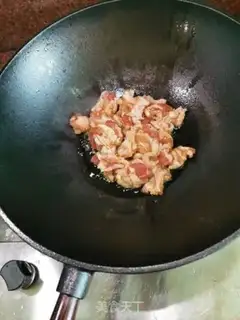 Make A dry pot of tea, mushrooms, bouquets step 1