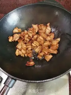 Make A dry pot of tea, mushrooms, bouquets step 2