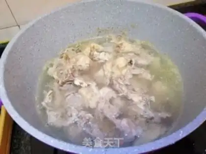 Make Coconut under the sea, chicken soup step 1