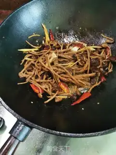 Make A dry pot of tea, mushrooms, bouquets step 4