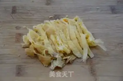 Make Clear the soup noodles step 4