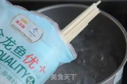Make Clear the soup noodles step 5