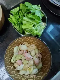Make Red-cooked chicken gravy step 4