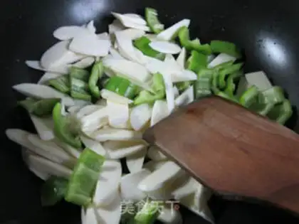 Make Pyramid tofu step 4