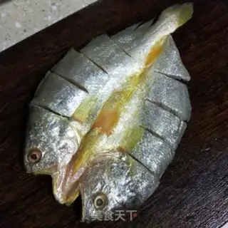 Make Fresh yellow fish step 1