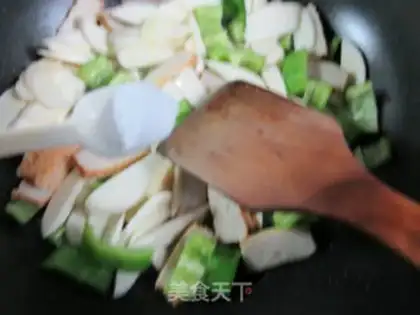Make Pyramid tofu step 7