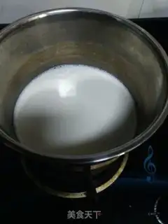 Make Homemade pearl milk tea step 1