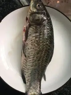 Make The radish fish soup step 1