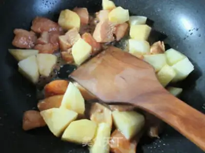 Make Curry chicken chest and potatoes step 6
