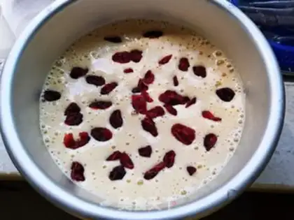 Make The cranberry cake step 3
