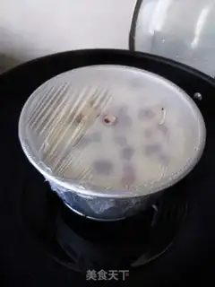 Make The cranberry cake step 5