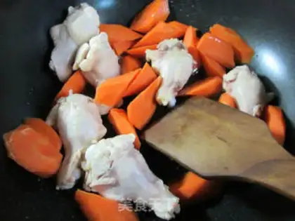 Make Carrot, chicken wings step 1