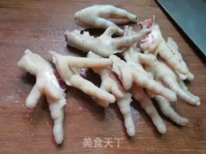 Make Chicken claws onions step 1