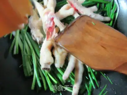Make Chicken claws onions step 3
