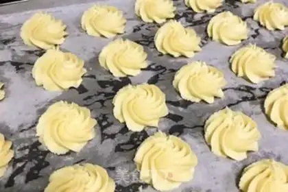 Make Light cream cookies step 10