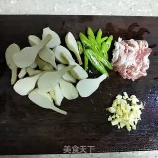 Make Five flowers and twigs step 1