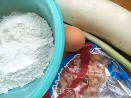Make A white radish egg pie step 0