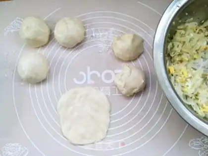 Make A white radish egg pie step 4