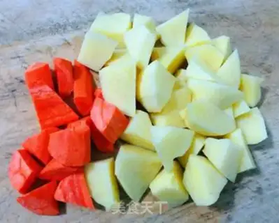 Make Pork elbow soup step 1