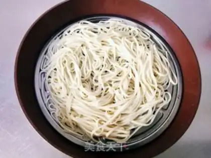 Make Spicy sauce with a pair of cold noodles step 10