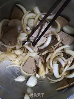 Make Three minutes of onion gravy step 2