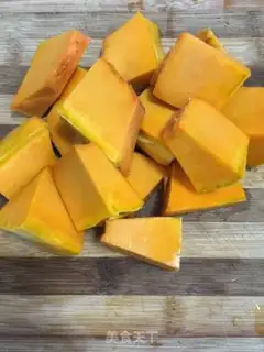 Make Pumpkin porridge step 1