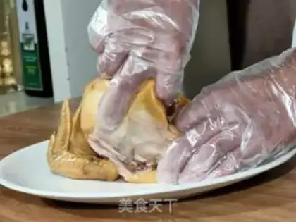 Make Spicy bone hand tore chicken step 1