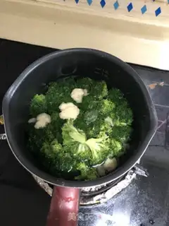 Make Double broccoli sausage step 1