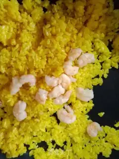 Make Gold shrimp fried rice step 8