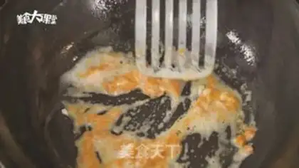 Make Egg yolk corn step 4